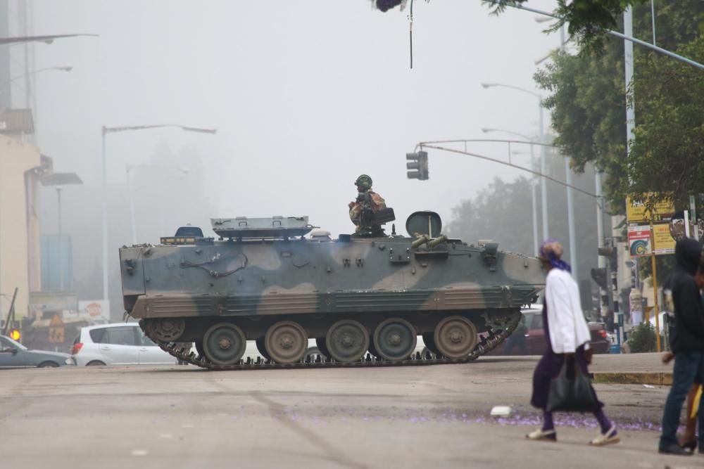 Los militares toman las calles en Zimbabue