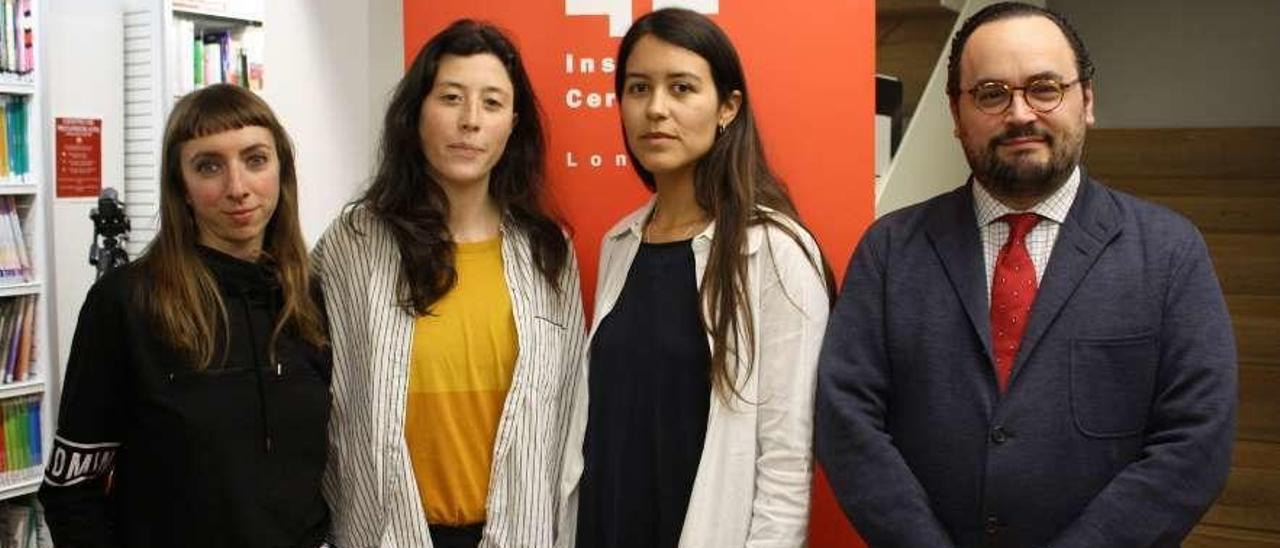 Por la izquierda, Ana Quiroga, Marta Velasco, Sara Torres e Ignacio Peyró, en el Instituto Cervantes de Londres.