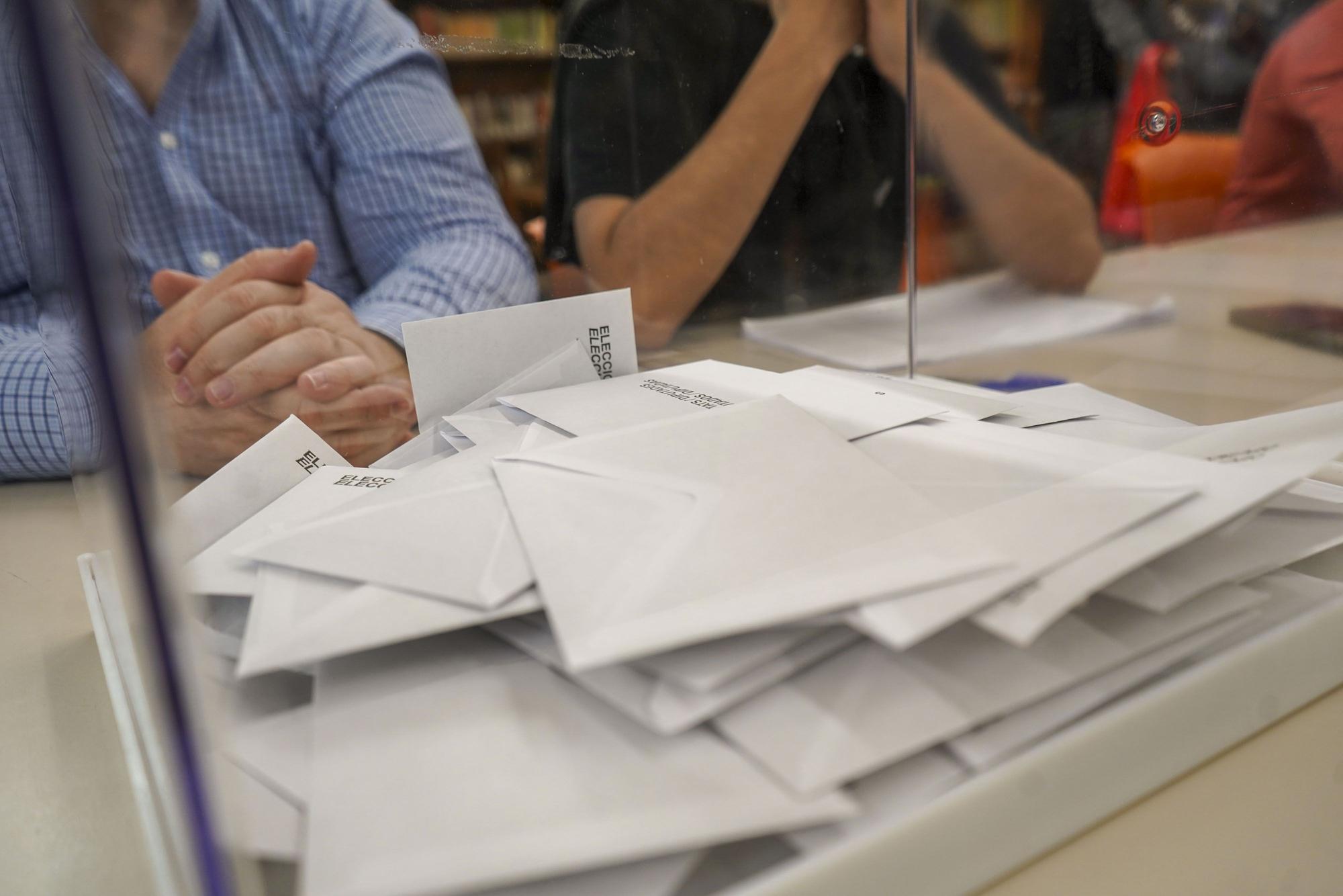 Col·legis electorals de Manresa durant les eleccions catalanes 2024