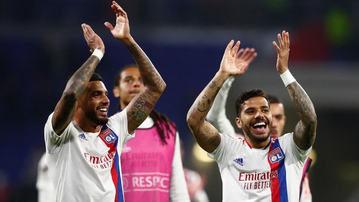Los jugadores del Lyon, celebrando su pase a cuartos
