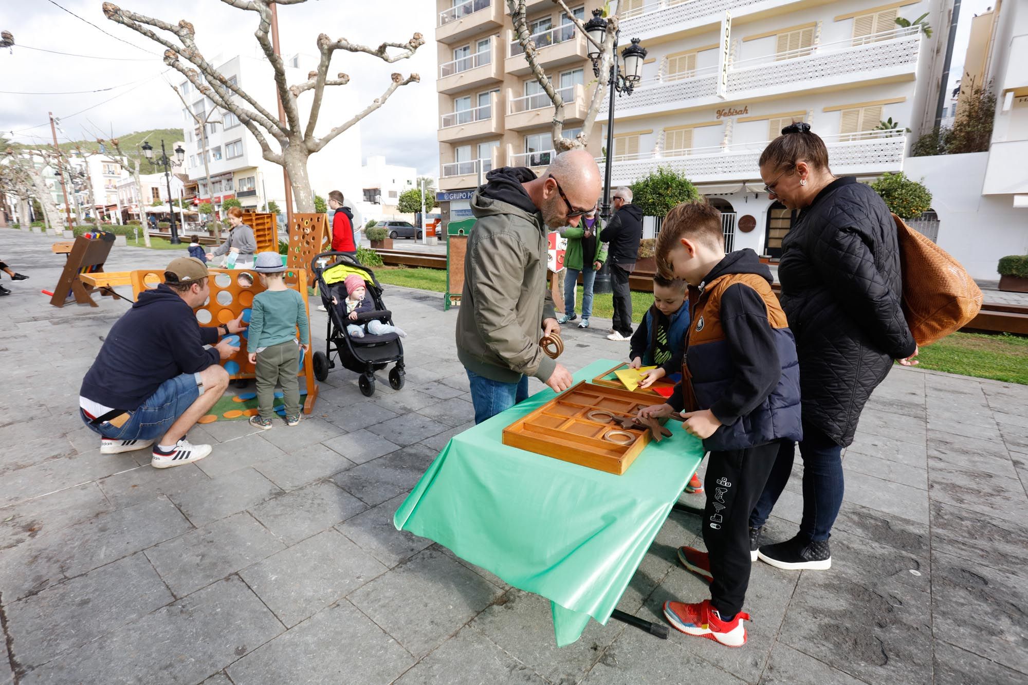 Juegos de madera para niños en Santa Eulària