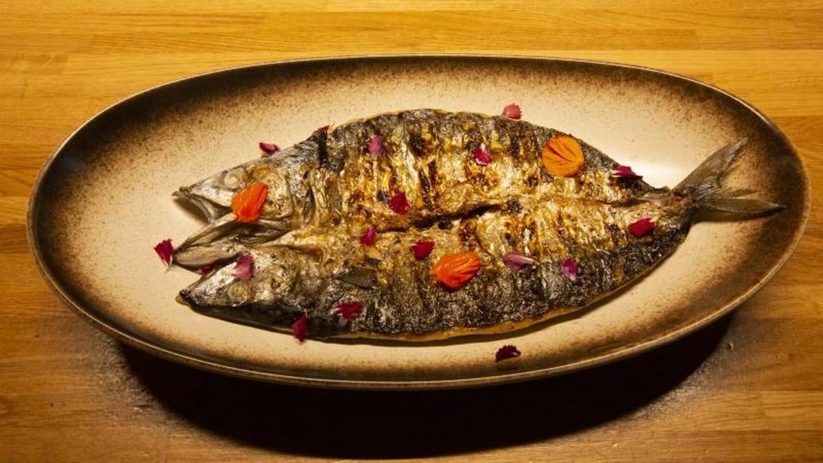 Plato de caballa del restaurante Gingko.