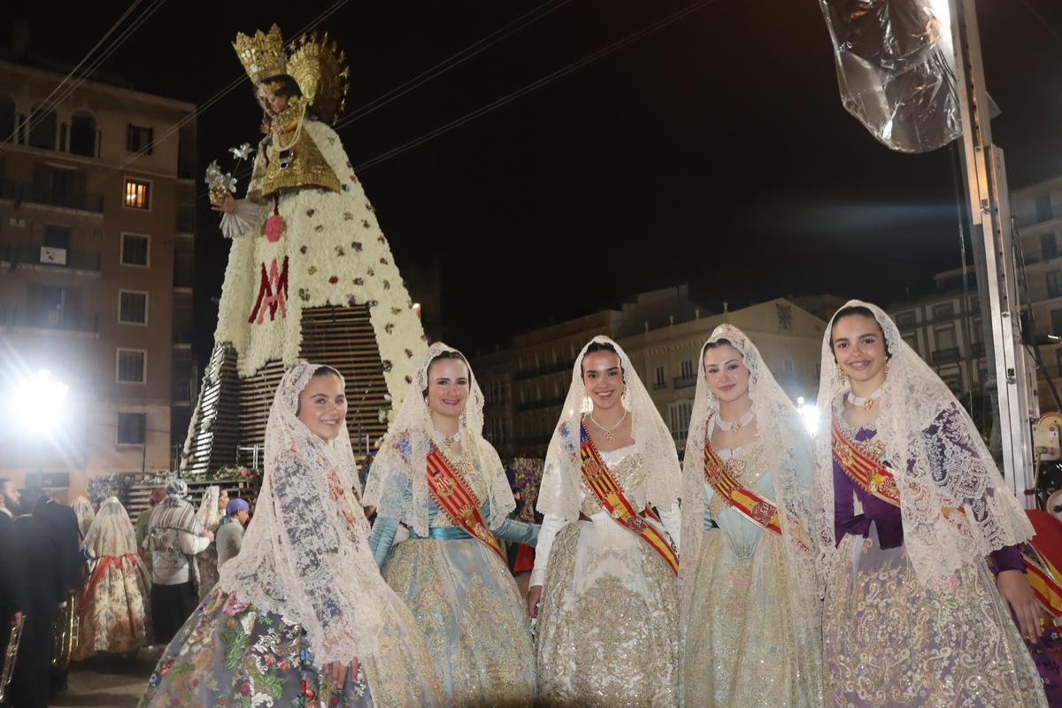 Marina García, Nerea López, Sara Larrazábal, Carla García y Paula Nieto