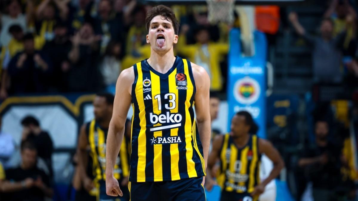 Tarik Biberovic fue el máximo anotador de 'Fener' en la victoria ante París