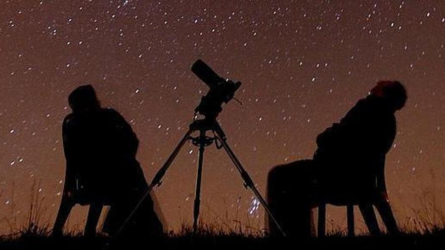 Mayo comienza  con lluvia, pero  de estrellas fugaces