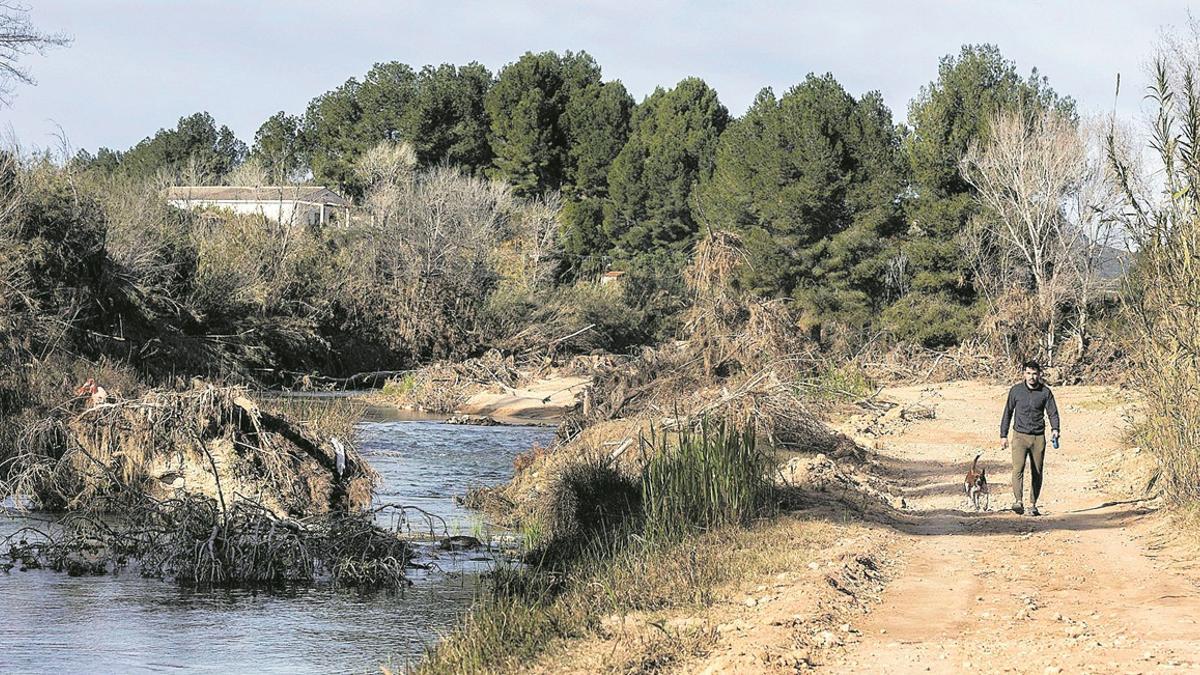 Riberas arrasadas en el cauce del Túria en la comarca de la Serranía.