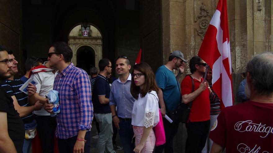 Protesta por la restauración de la Catedral en Murcia.