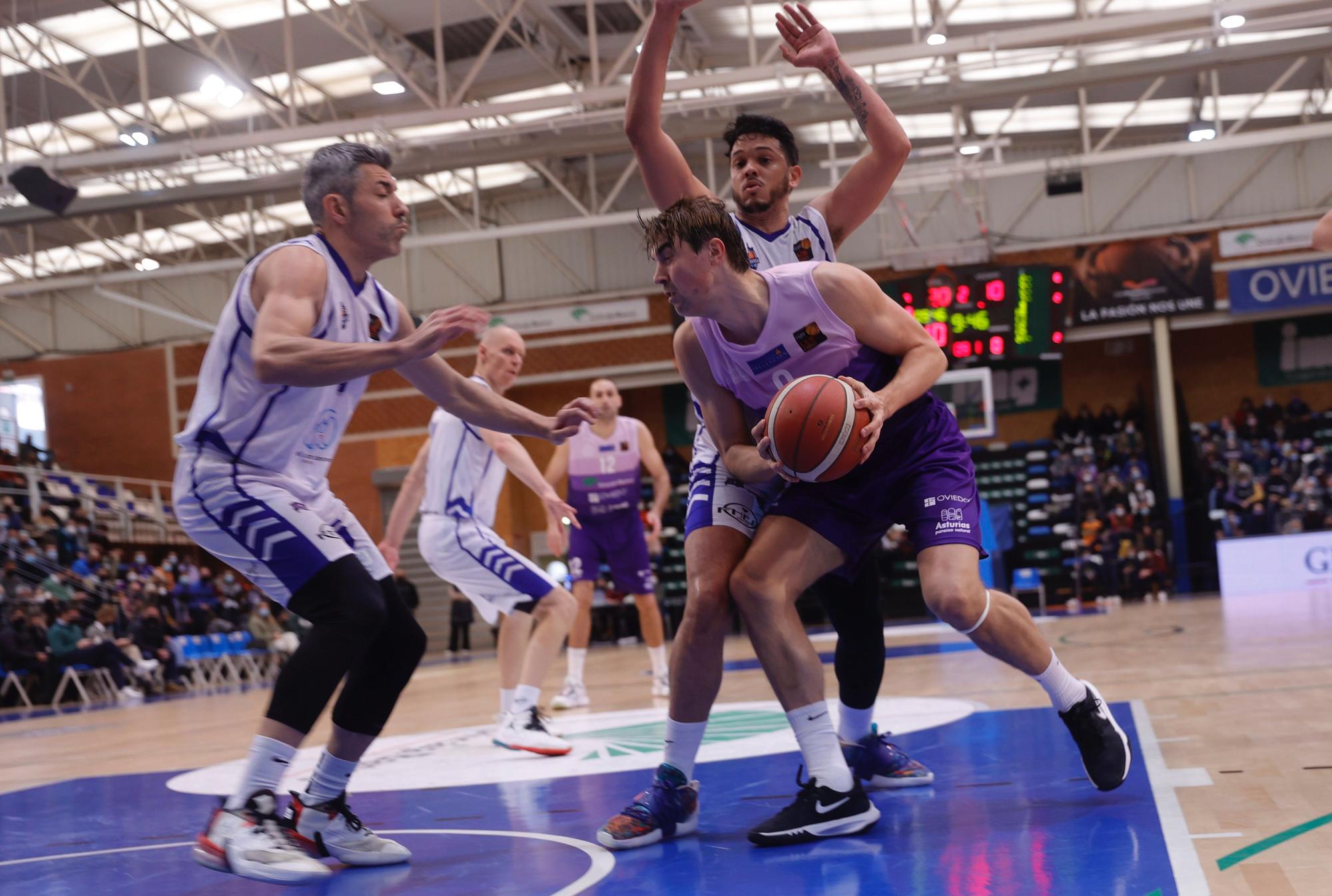 Victoria del Unicaja Banco Oviedo en Pumarín ante el Almansa (85-63)