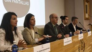 La jornada ‘Pantallas en la infancia y en la adolescencia’ se celebró ayer en el Colegio de Médicos.