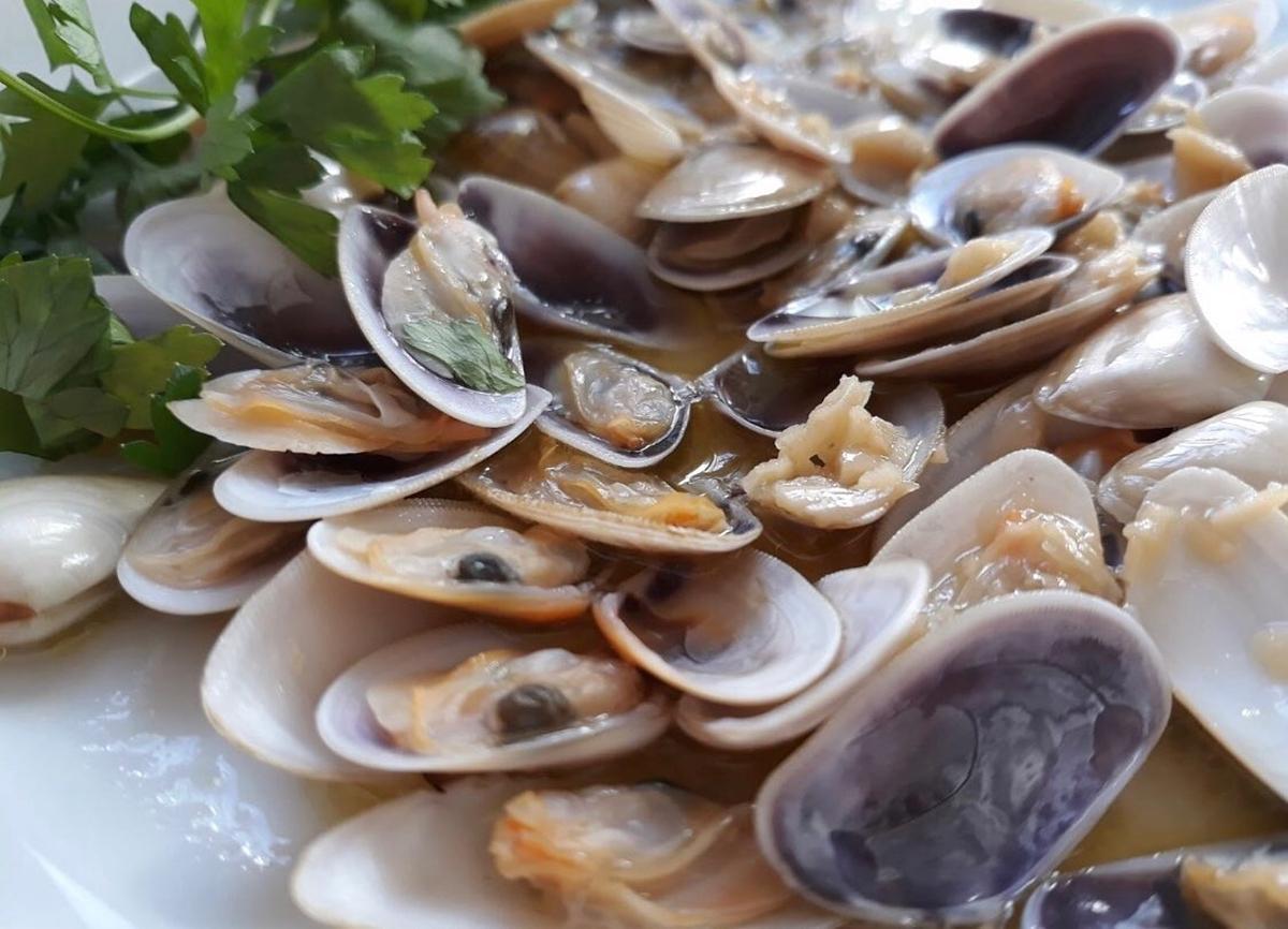Platos autóctonos con toques de cocina creativa en Restaurante La Lonja