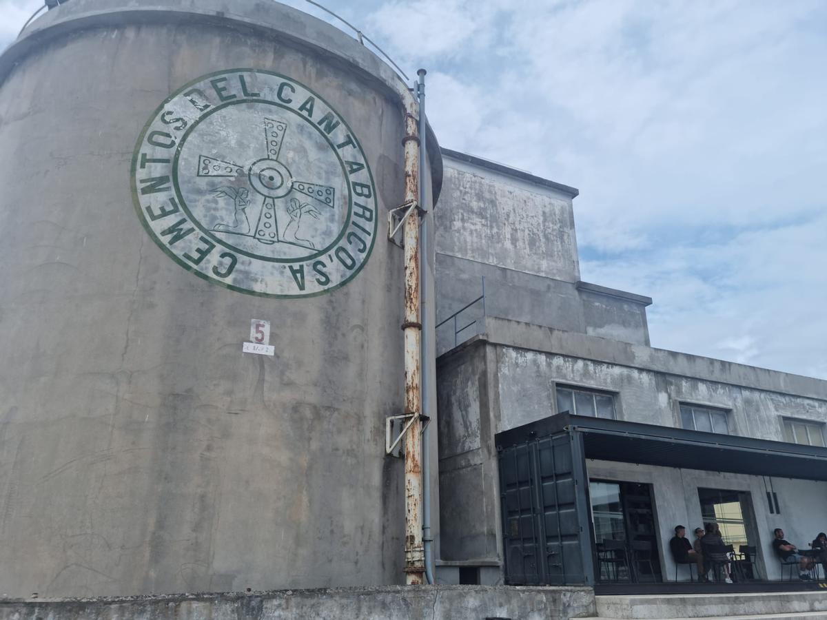 La Fundación Marta  Ortega y sus silos reconvertidos: el aspecto exterior