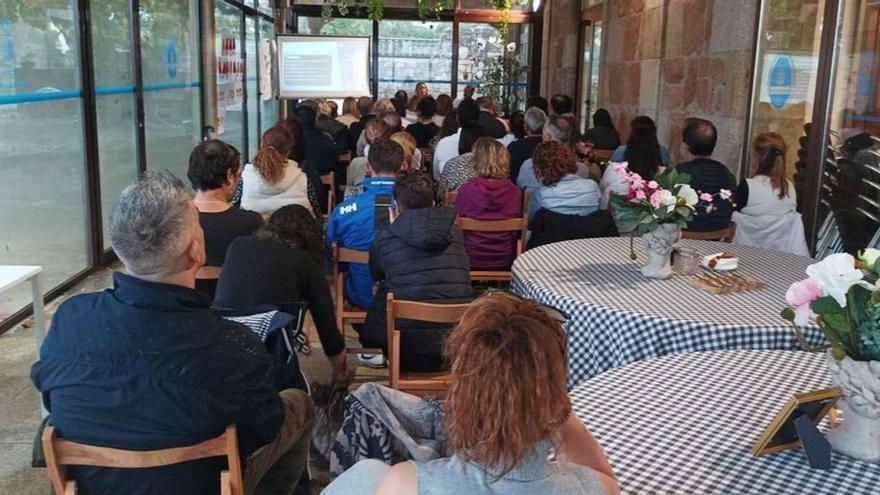 Más de 70 personas participan en la charla informativa de los GALP en Vista Real