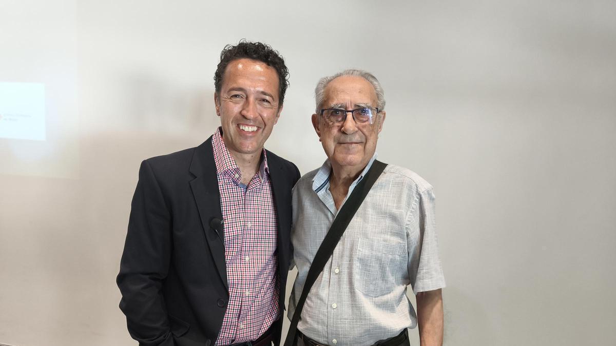 Jacob Petrus amb el seu pare, Francesc Petrus, aquest divendres a la FUB