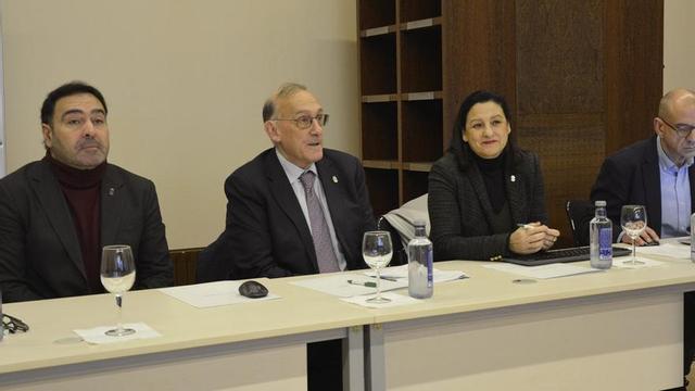 La cumbre del campus trasladando los resultados. |  Duvi