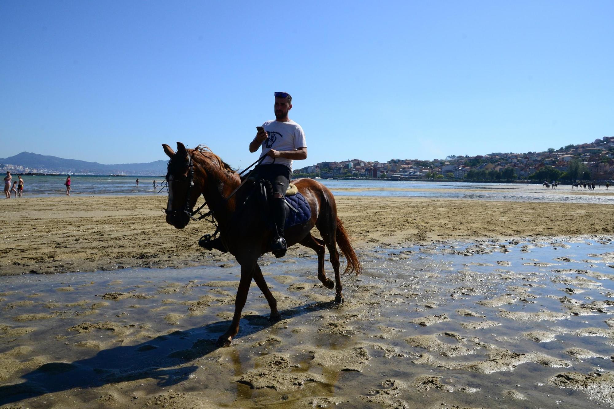 Una espectacular jornada a caballo por Moaña (I)