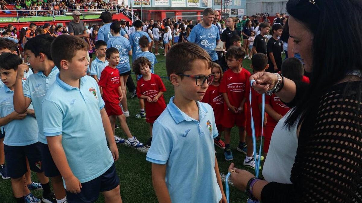 Reciente gala del deporte celebrada en Oroso con casi 700 chavales presentes