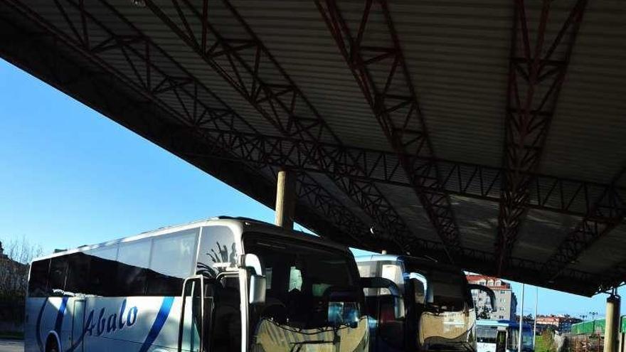 Autobuses en la estación de Vilagarcía. // Iñaki Abella