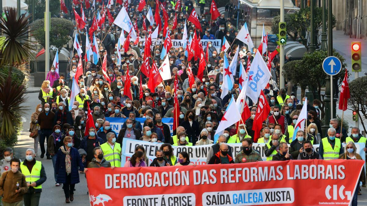 Una manifestación de la CIG contra la reforma laboral, celebrada en Vigo