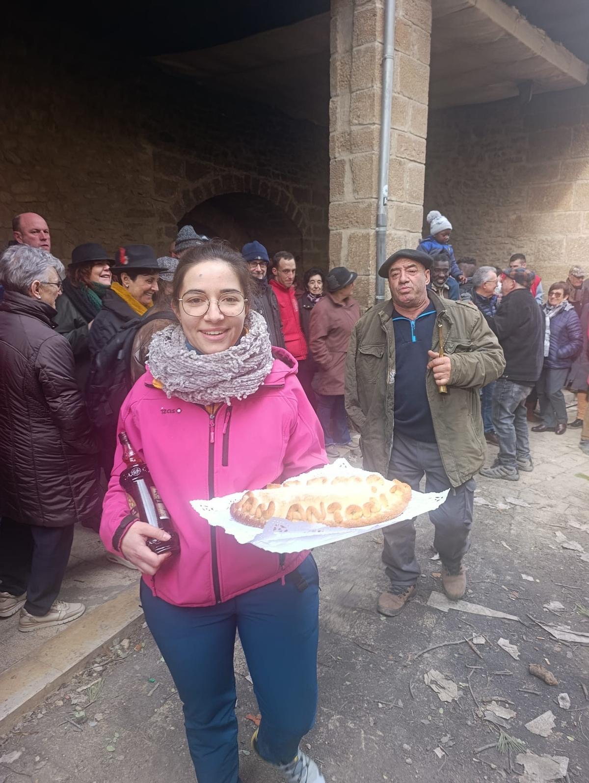 Otra foto de los actos por Sant Antonet en la Mata, que se han realizado en el porche habitual.