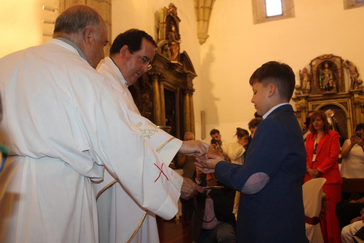 Los niños de Puebla reciben su Primera Comunión