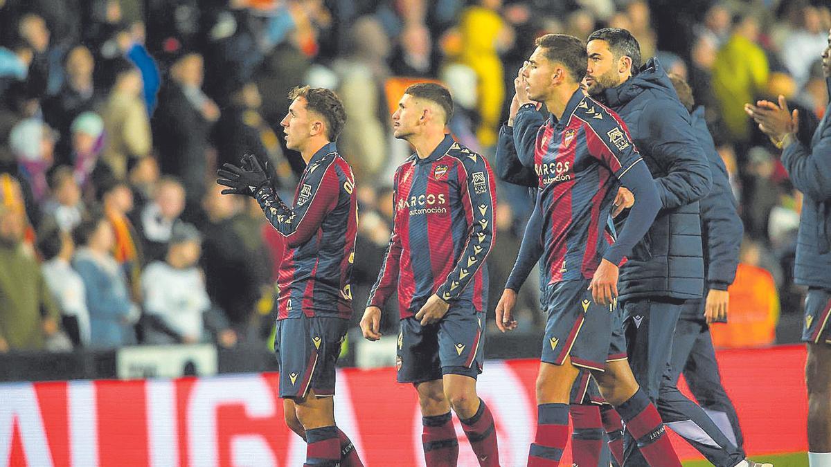 El Levante y el Ayuntamiento de València piden suspender el partido contra el Villarreal por la alerta roja