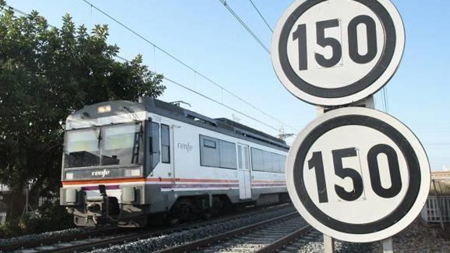 Una flota de autobuses completará el servicio de cercanías Valencia-Castelló