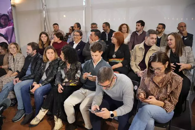 Fotogalería | Mitin de Pedro Sánchez en Mérida: el hotel Las Lomas comienza a llenarse