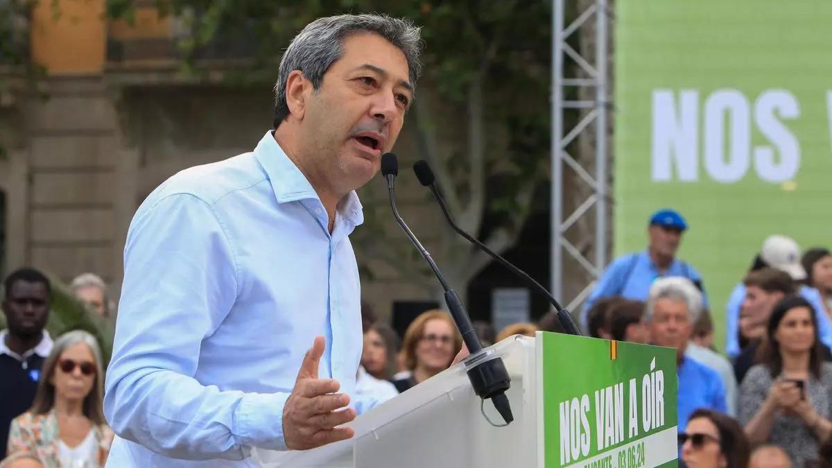 Vicente Barrera, en un mitin.