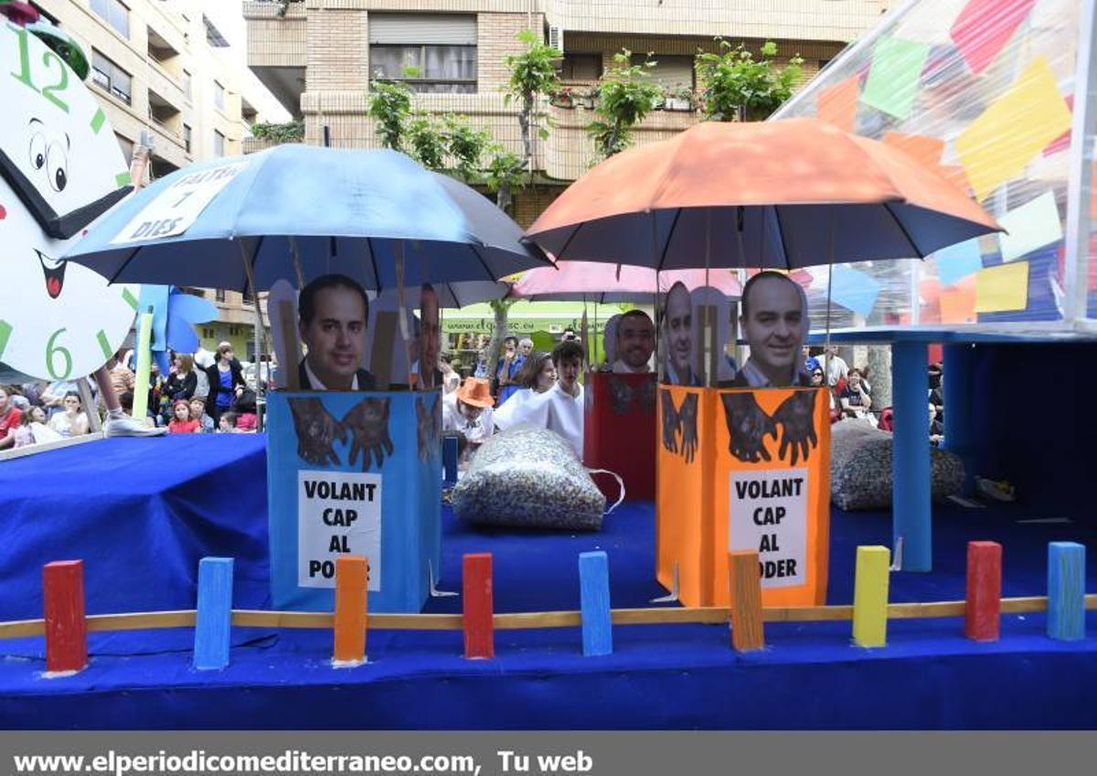 GALERÍA DE FOTOS -- Vila-real se llena de disfraces en la calle