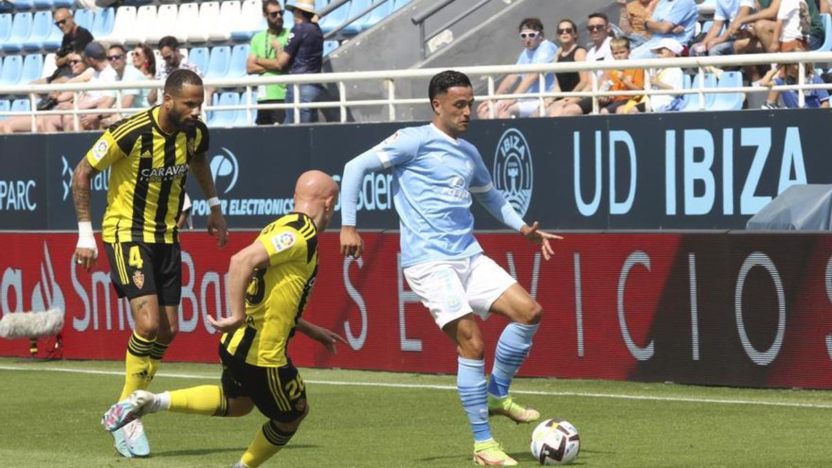 Cristian Herrera, en acción durante un partido frente al Zaragoza.