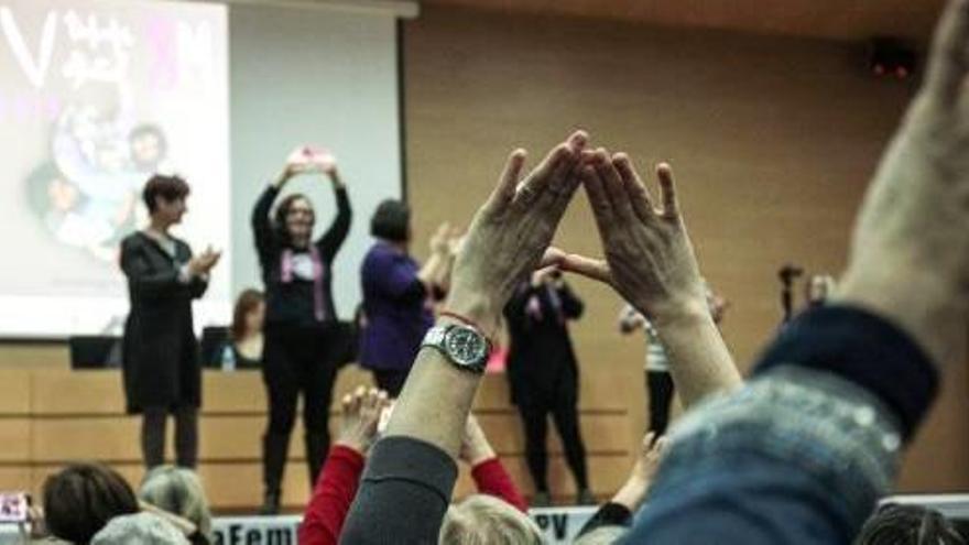 Cientos de mujeres de toda España se reúnen en el Encuentro del 8M .