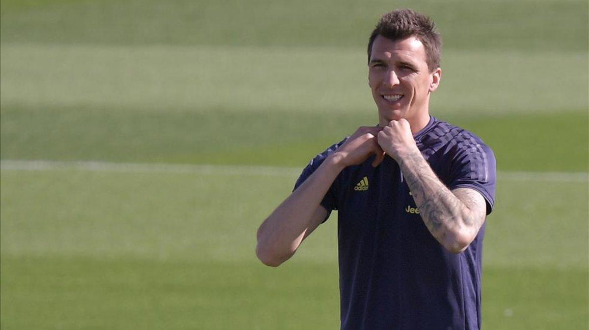Mandzukic vive una situación complicada en Italia