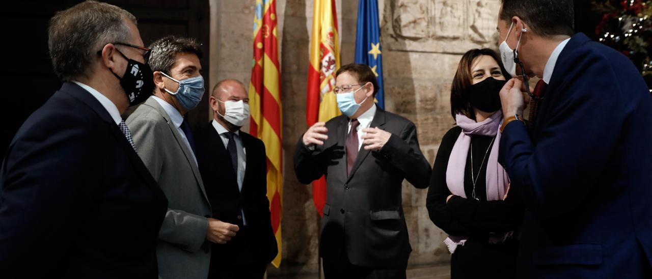 Los presidentes de las diputaciones provinciales firman con la Generalitat un protocolo sobre transparencia.