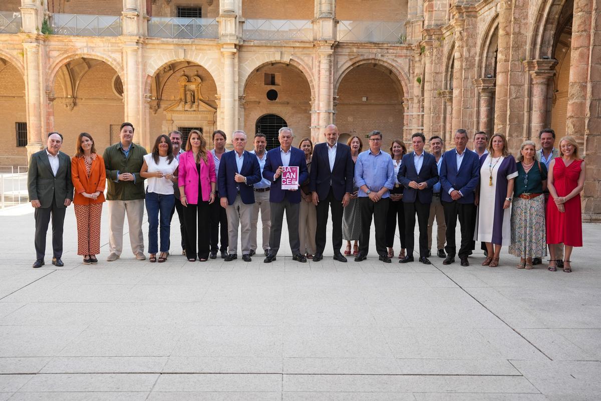 El equipo de Gobierno de José Luis Sanz. Todos los concejales del Ayuntamiento de Sevilla.