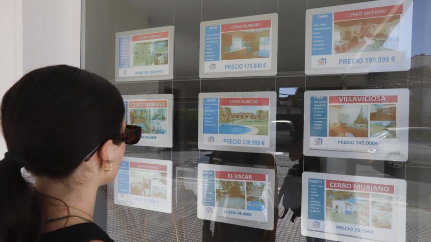 La compraventa de vivienda despunta en Córdoba en el primer trimestre mientras se desploma en toda Andalucía