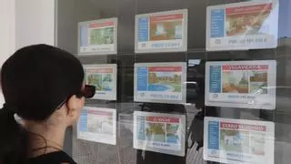La compraventa de vivienda despunta en Córdoba mientras se desploma en Andalucía