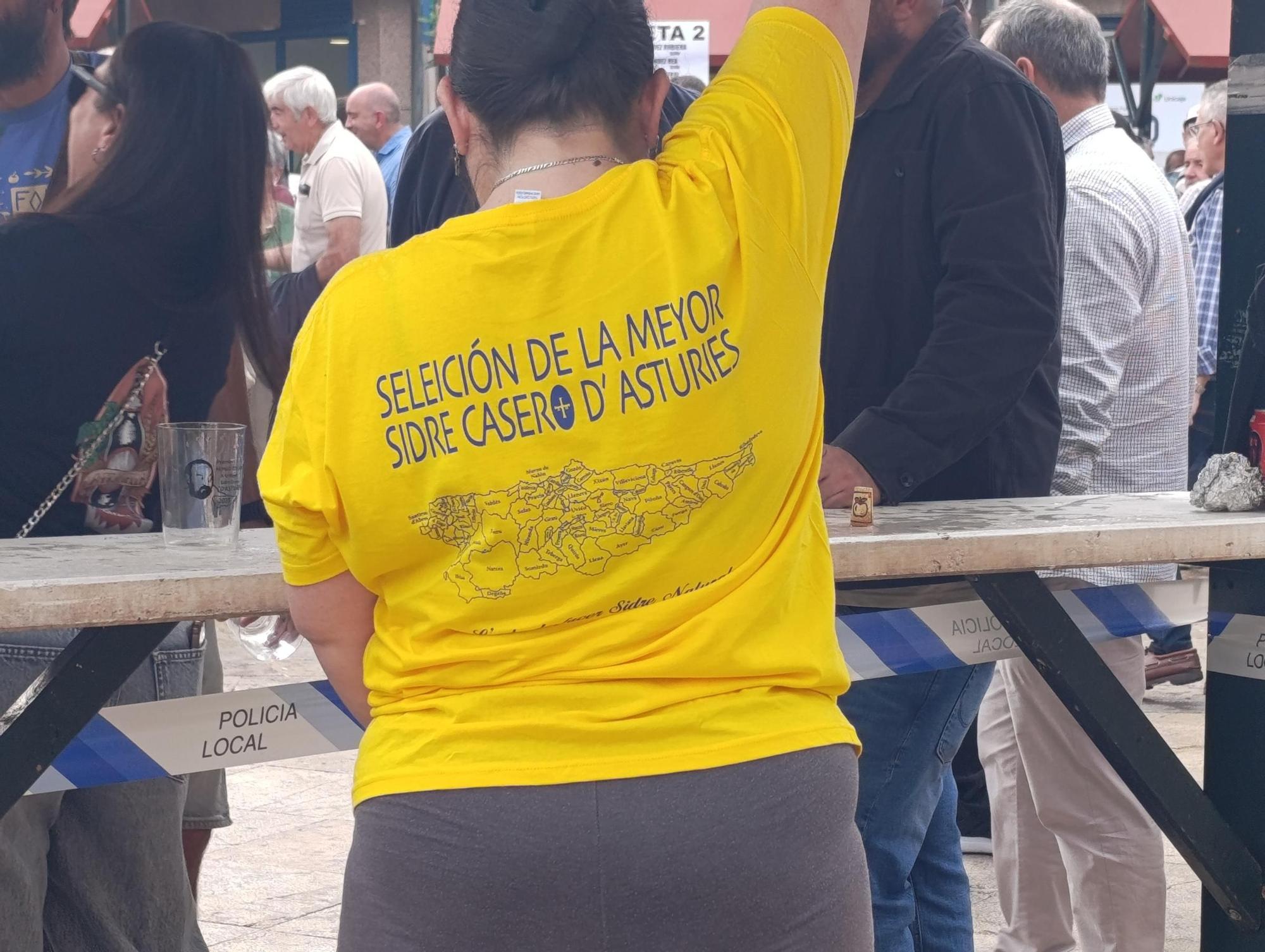 Héctor García, de Llanes,  gana la "champions" de la sidra casera en Villaviciosa