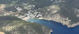 Imaginario de Ibiza: Una perspectiva vertical de Cala Llonga y sus confines