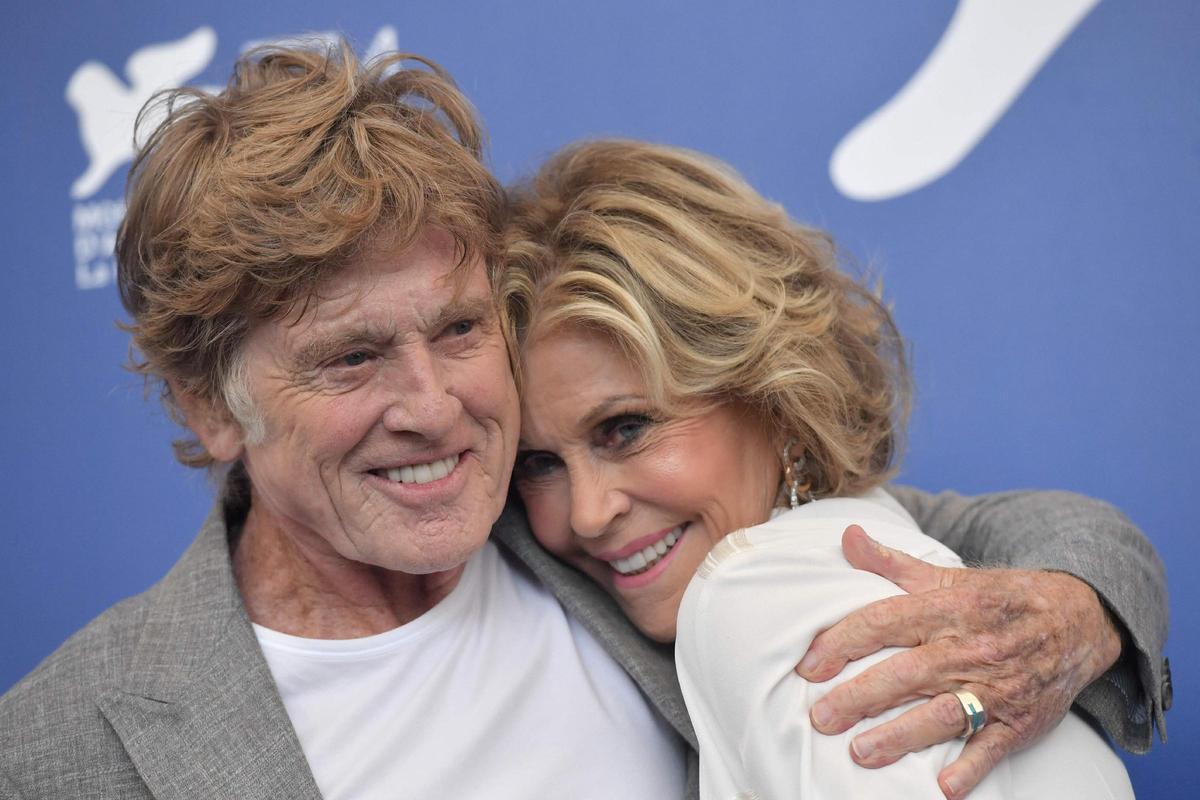 Robert Redford junto a la actriz Jane Fonda, en un photocall en el Festival de Cine de Venecia, en septiembre del 2017.