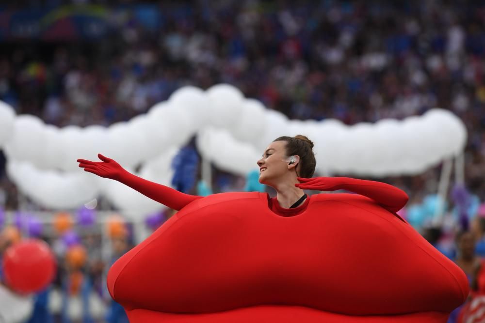 Imágenes de la ceremonia de apertura de la Eurocopa en Saint Denis, que ha contado con la música de David Guetta.