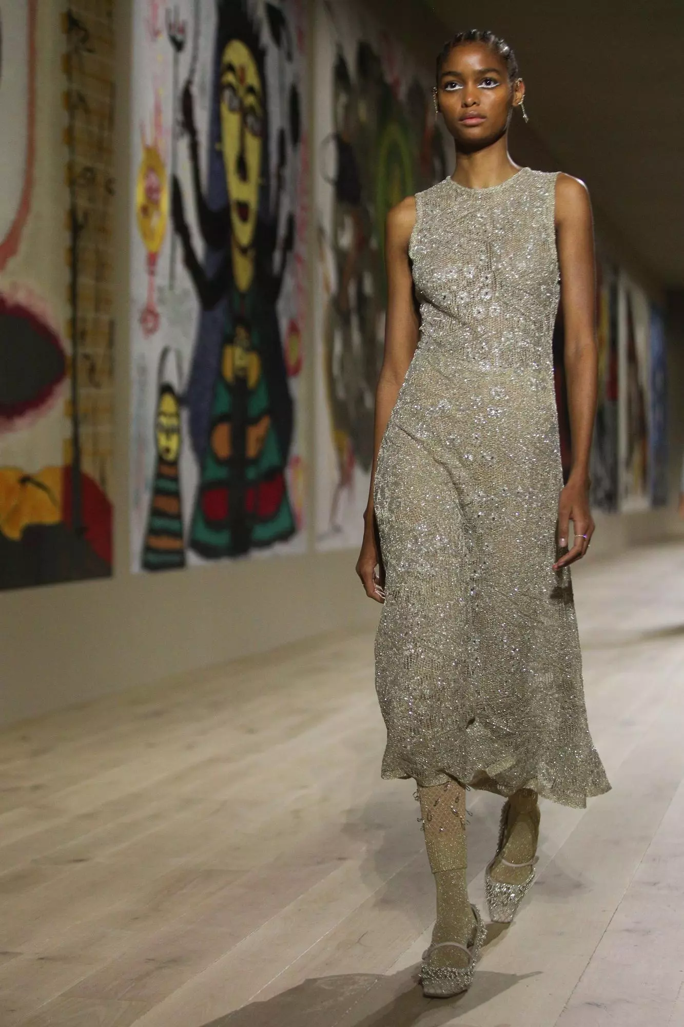 Pasarela de bordados y armonía en la Alta Costura de Dior - El Periódico de  España