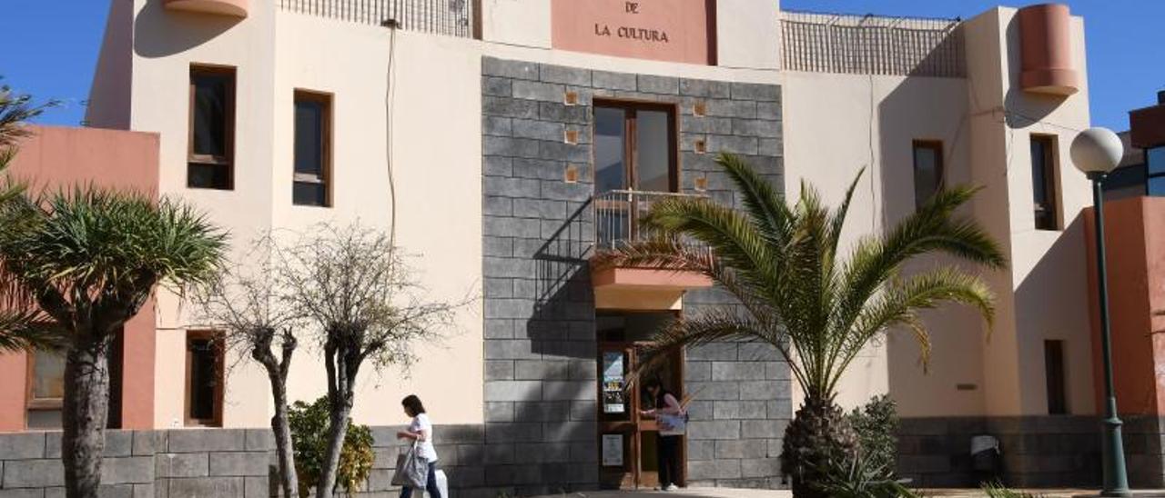 Casa de la Cultura del Cruce de Arinaga. | | YAIZA SOCORRO