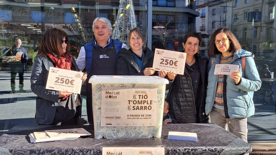 La campanya de Nadal del Mercat d’Olot reparteix 8 premis de 250 euros