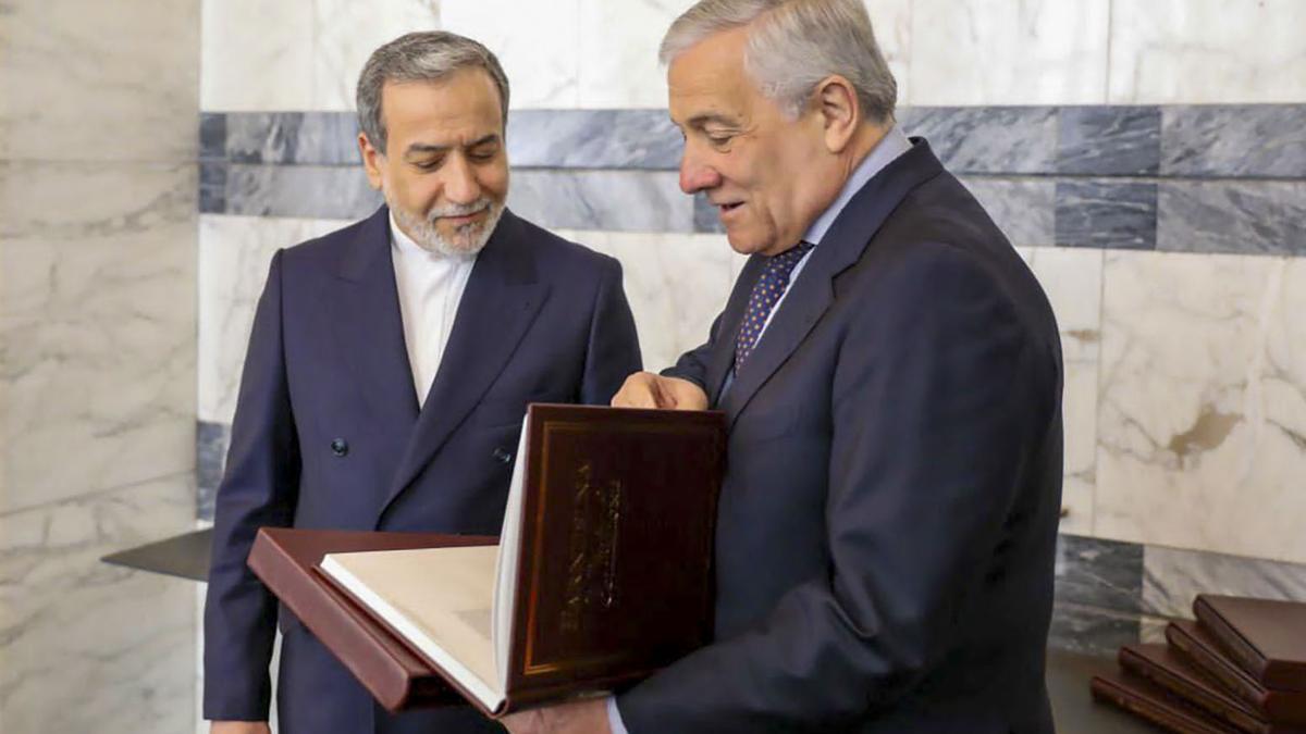 Irán y EE.UU. acuerdan avanzar en las negociaciones nucleares con reuniones técnicas