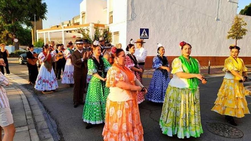 Conciertos, bailes y desfiles gratuitos: así celebra esta ciudad de Sevilla sus Jornadas Folclóricas Internacionales desde este fin de semana