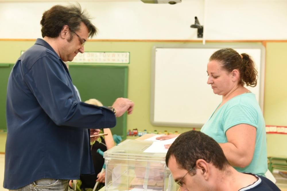 Elecciones Generales: Ambiente en los colegios de