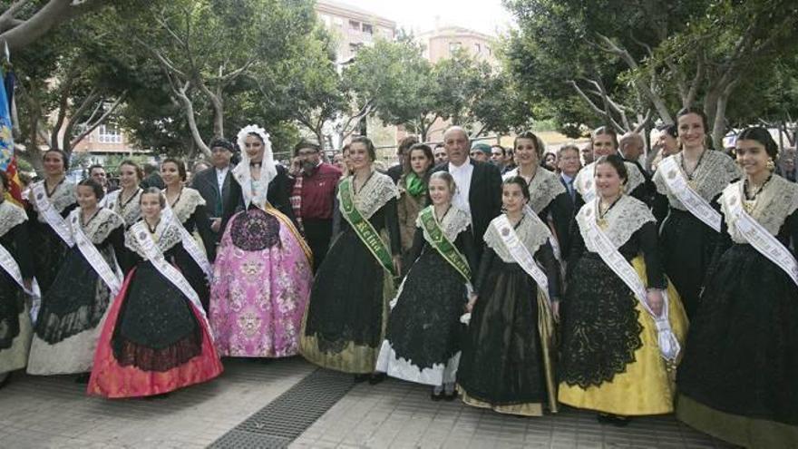 El ayuntamiento entrega las altas distinciones