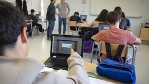 Un de cada tres alumnes migrants deixen els estudis després de l’ESO