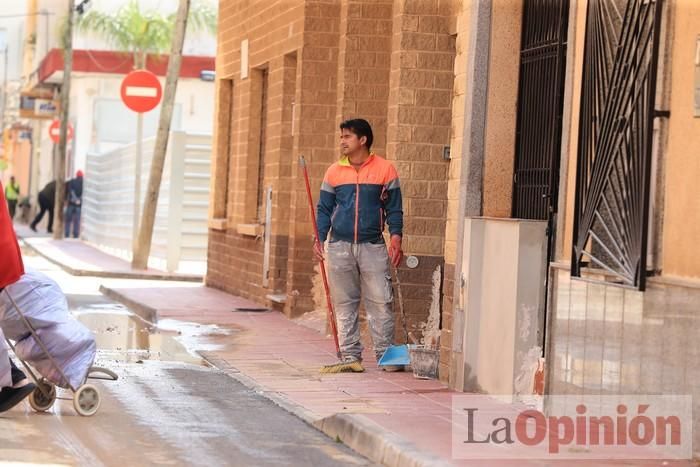 Limpian Los Alcázares tras las fuertes lluvias de los últimos días