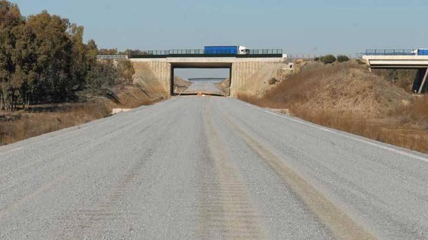 Fomento licita la construcción de tres nuevos tramos del AVE en Cáceres